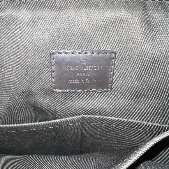 *SOLD* Louis Vuitton Vintage Messenger Designer Shoulder Bag - Picture 3 of 5